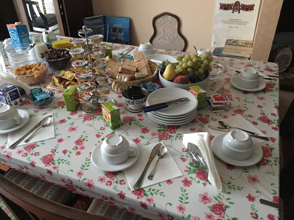 Gelone Bed & Breakfast Syracuse